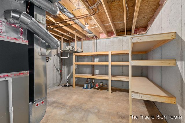 4889 Castle Hill Court, Rockford, MI 49341