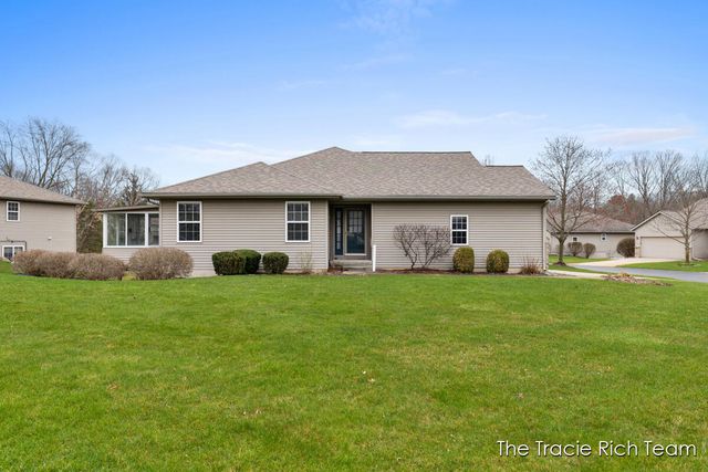 4889 Castle Hill Court, Rockford, MI 49341