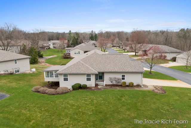 4889 Castle Hill Court, Rockford, MI 49341