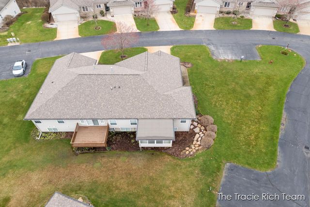 4889 Castle Hill Court, Rockford, MI 49341