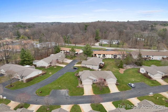 4889 Castle Hill Court, Rockford, MI 49341