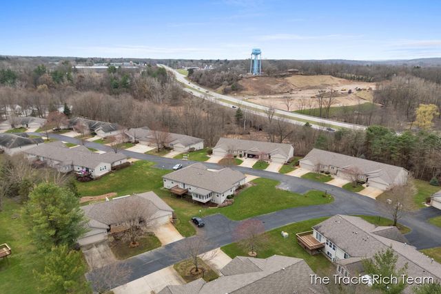 4889 Castle Hill Court, Rockford, MI 49341