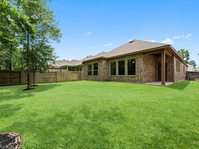 128 Winged Elm Court, Conroe, TX 77318