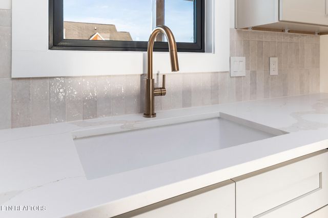 630 Greenfern Tr, Seymour, TN 37865