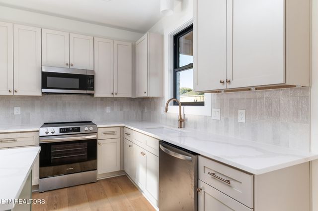 630 Greenfern Tr, Seymour, TN 37865