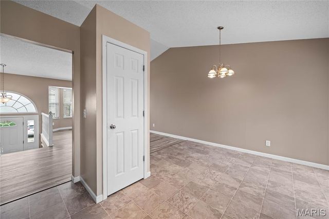 1739 Knoll Terrace, St Peters, MO 63376