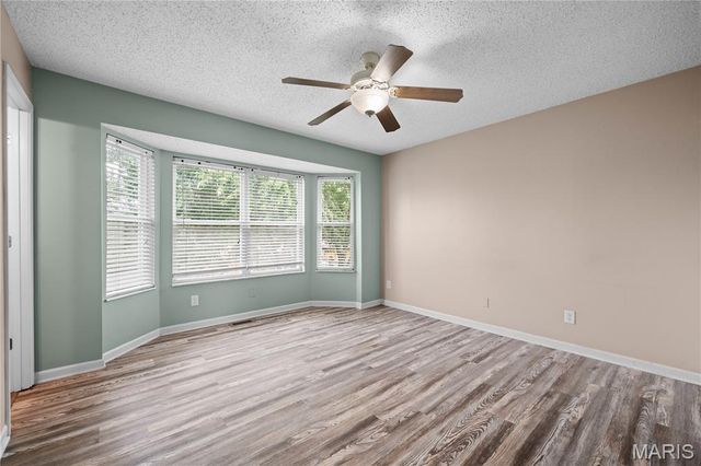 1739 Knoll Terrace, St Peters, MO 63376