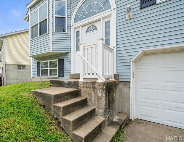1739 Knoll Terrace, St Peters, MO 63376