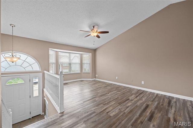 1739 Knoll Terrace, St Peters, MO 63376