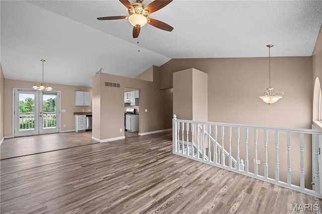 1739 Knoll Terrace, St Peters, MO 63376