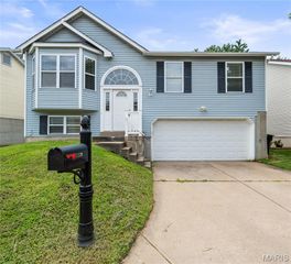 1739 Knoll Terrace, St Peters, MO 63376