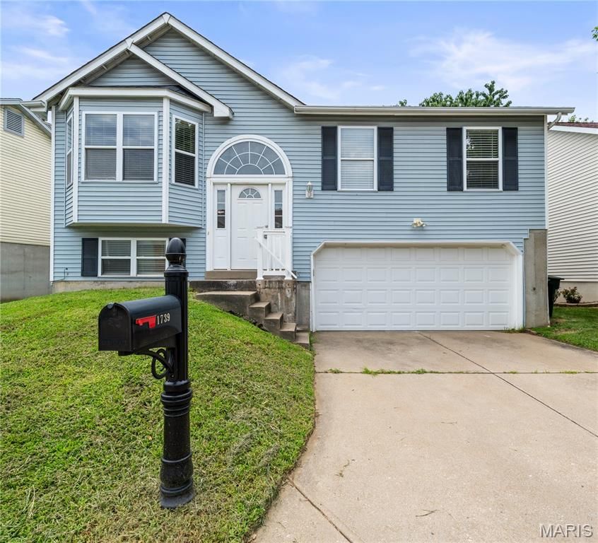 1739 Knoll Terrace, St Peters, MO 63376