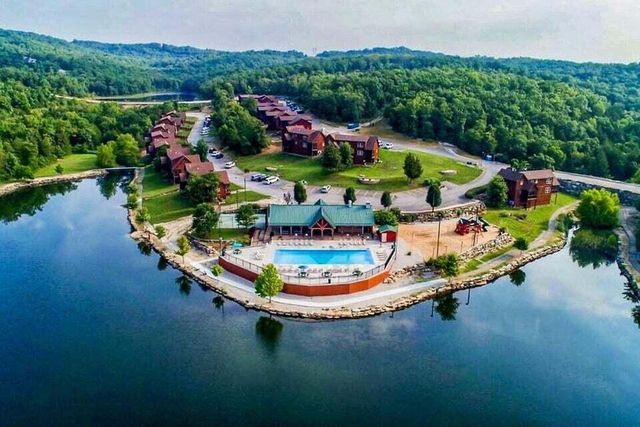 380 Beechwood Drive, Branson West, MO 65737