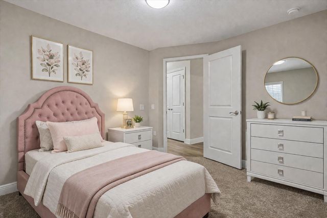 6898 Loysburg Street, Navarre, FL 32566