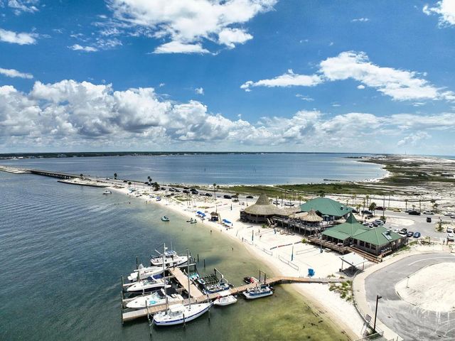 6898 Loysburg Street, Navarre, FL 32566