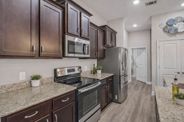 6898 Loysburg Street, Navarre, FL 32566