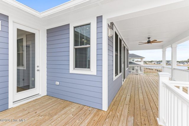 367 Spicer Lake Drive, Holly Ridge, NC 28445