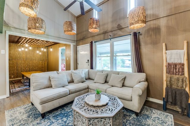 1204 Tupuna Court, Tool, TX 75143