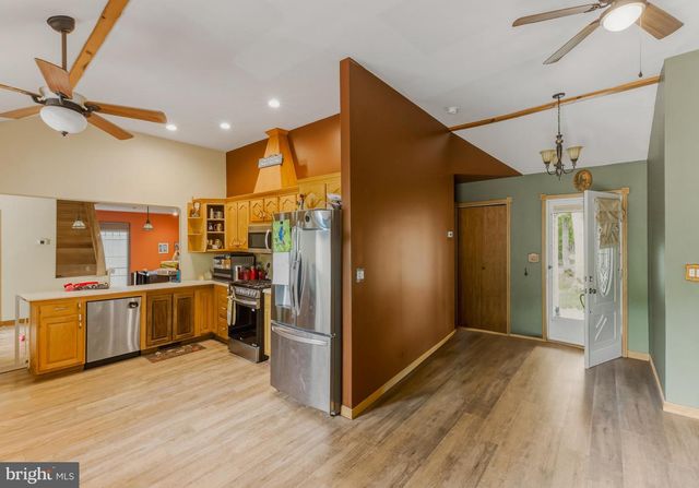 283 PINE AVE, Egg Harbor Township, NJ 08234