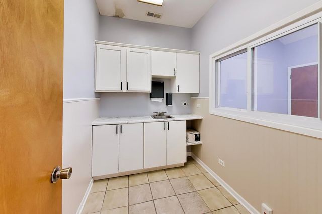 3224 W Armitage Avenue, Chicago, IL 60647
