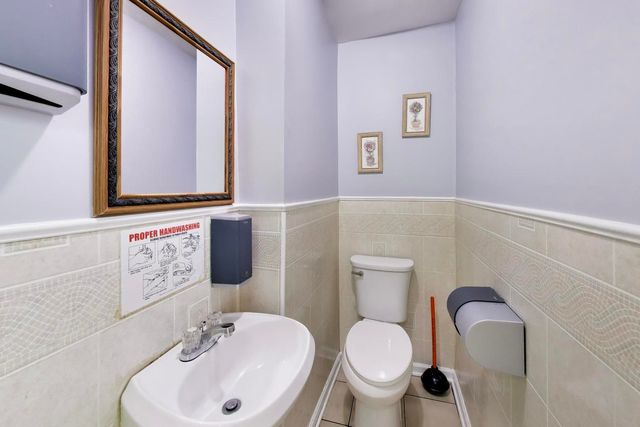 3224 W Armitage Avenue, Chicago, IL 60647