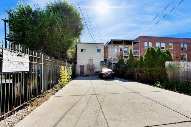 3224 W Armitage Avenue, Chicago, IL 60647