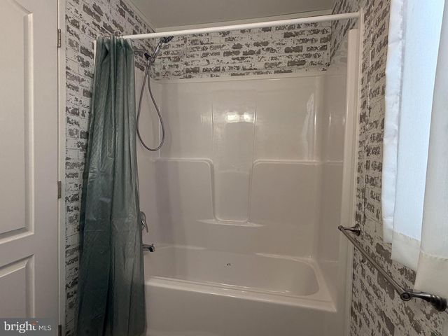 425 CIDER PRESS RD, Lock Haven, PA 17745