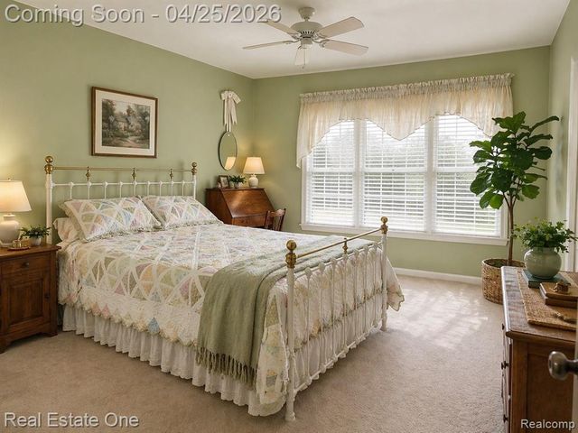 37917 Glengrove Drive, Farmington, MI 48331