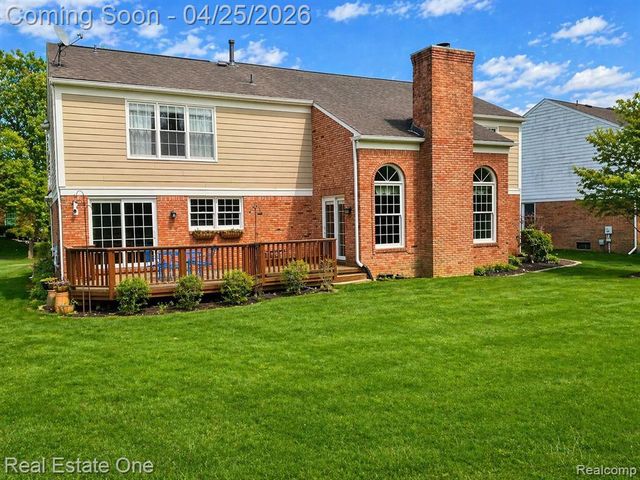 37917 Glengrove Drive, Farmington, MI 48331