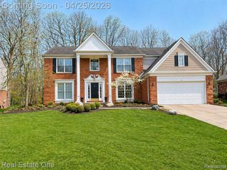 37917 Glengrove Drive, Farmington, MI 48331