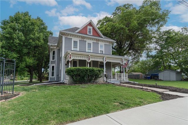318 W Cedar Street, Olathe, KS 66061
