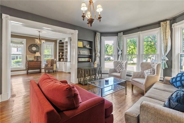 318 W Cedar Street, Olathe, KS 66061