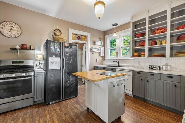 318 W Cedar Street, Olathe, KS 66061