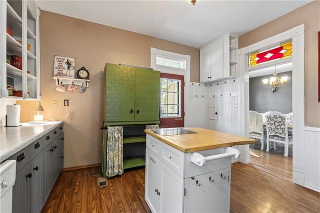 318 W Cedar Street, Olathe, KS 66061