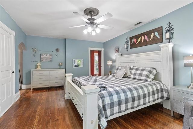 318 W Cedar Street, Olathe, KS 66061
