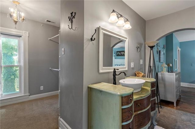 318 W Cedar Street, Olathe, KS 66061
