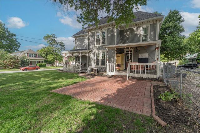 318 W Cedar Street, Olathe, KS 66061