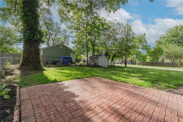 318 W Cedar Street, Olathe, KS 66061