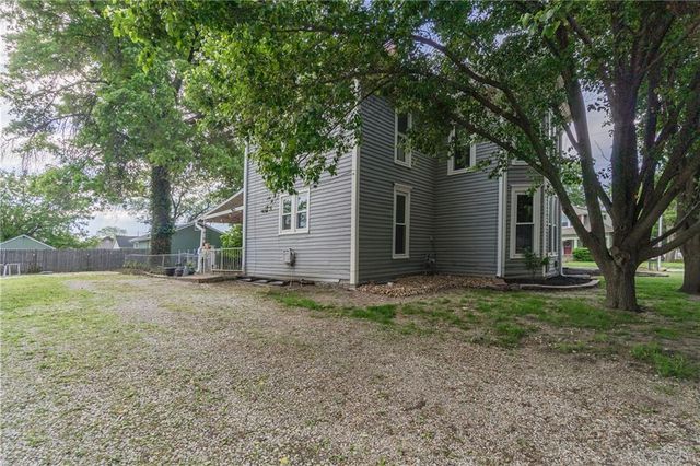 318 W Cedar Street, Olathe, KS 66061