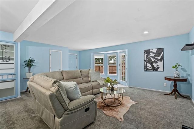 8337 Lowell Avenue 1, Overland Park, KS 66212