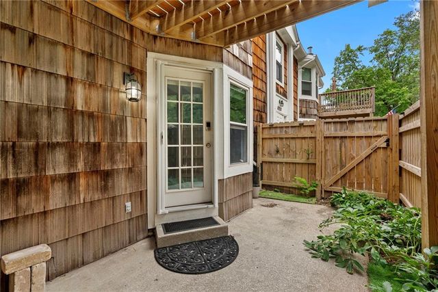 8337 Lowell Avenue 1, Overland Park, KS 66212