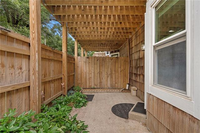 8337 Lowell Avenue 1, Overland Park, KS 66212