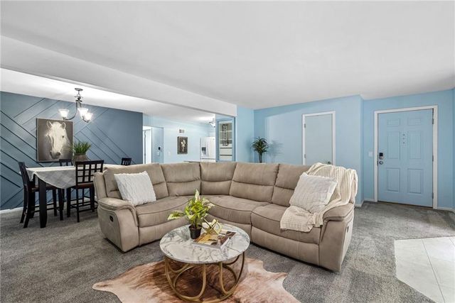 8337 Lowell Avenue 1, Overland Park, KS 66212