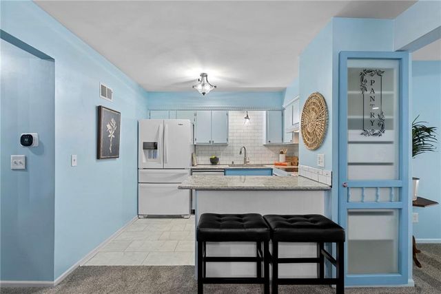8337 Lowell Avenue 1, Overland Park, KS 66212