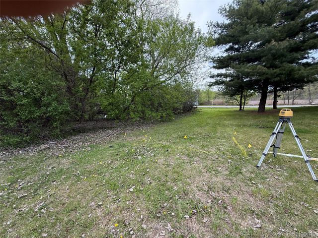 59 Lochaven Road, Waterford Charter Township, MI 48327