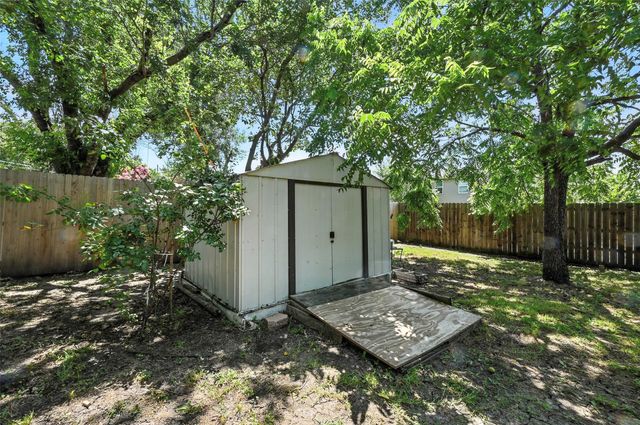804 Live Oak Street, Wilmer, TX 75172
