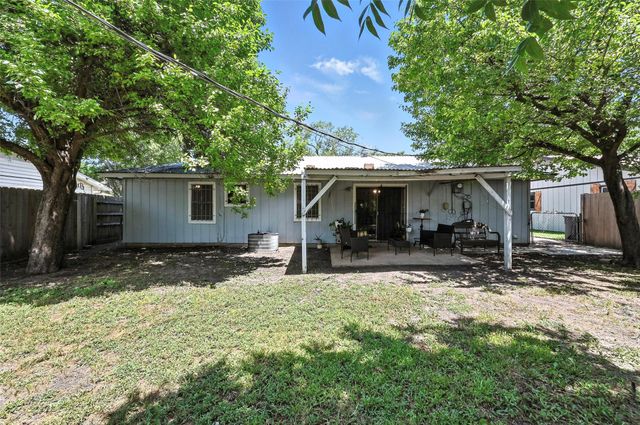 804 Live Oak Street, Wilmer, TX 75172