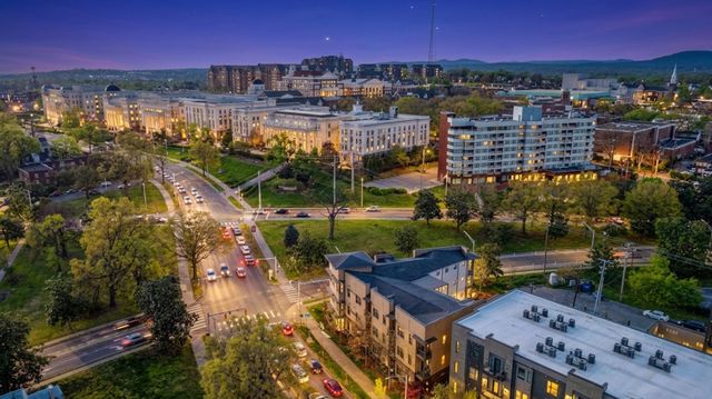 1700 Belcourt Ave Apt 301, Nashville, TN 37212