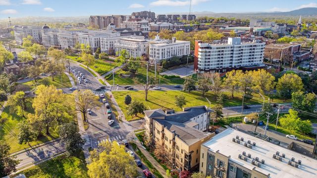 1700 Belcourt Ave Apt 301, Nashville, TN 37212
