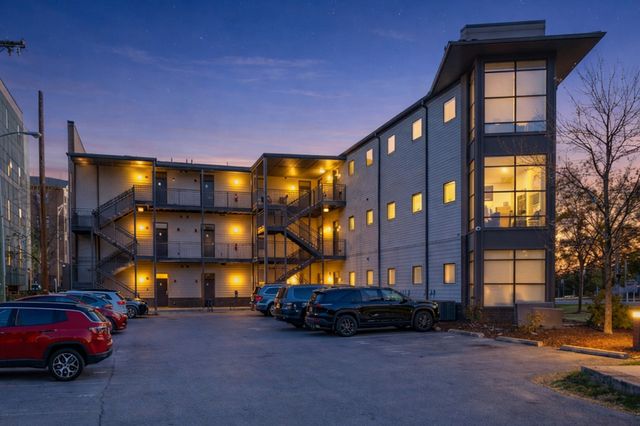 1700 Belcourt Ave Apt 301, Nashville, TN 37212
